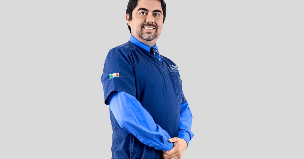 D.D.S. Mikel León – Cosmetic Dentistry Specialist in Algodones 